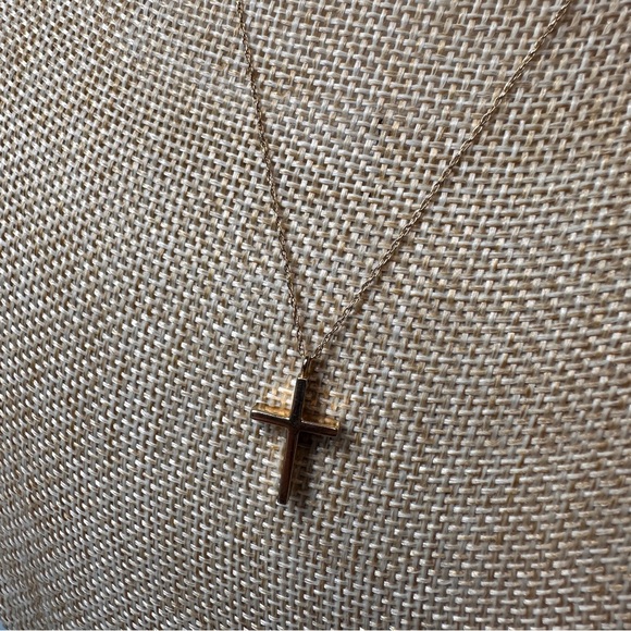B.A.B. Barton A. Ballou 14K Gold Cross Pendant Necklace 3 Grams - Picture 2 of 8